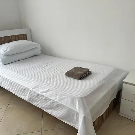 Durres Beach Home Дуррес