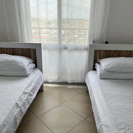 Проживание в семье Durres Beach Home Дуррес